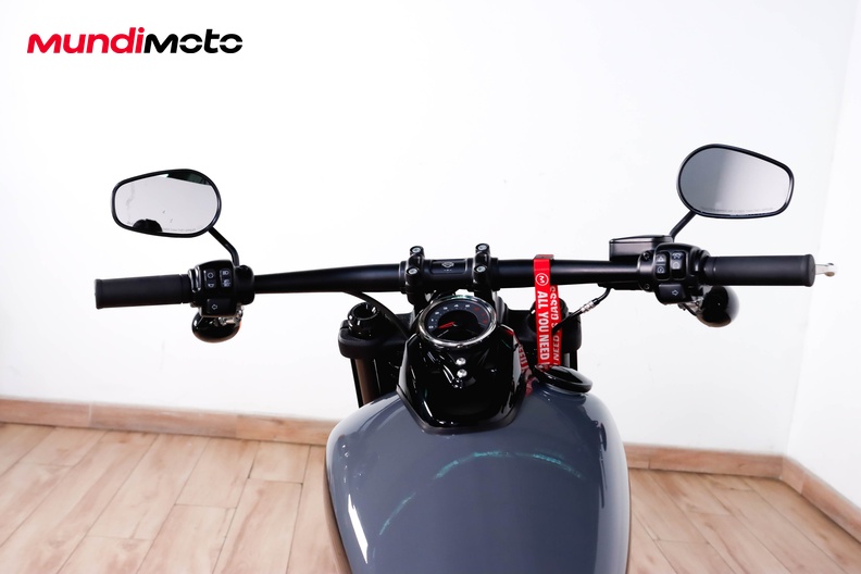 Motorbike image 10