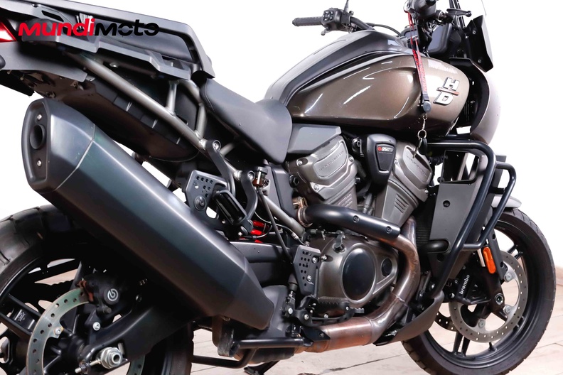 Motorbike image 3