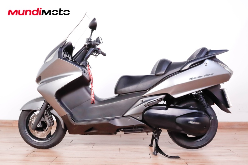 Motorbike image 5