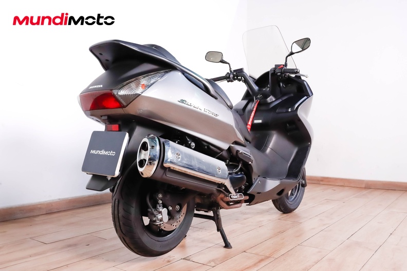 Motorbike image 2