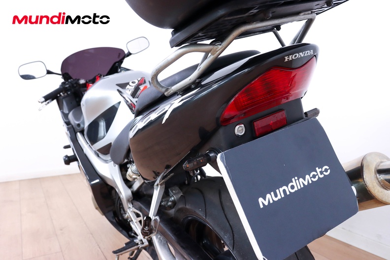 Motorbike image 9