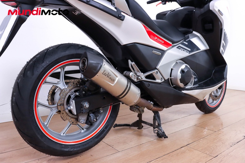 Motorbike image 3