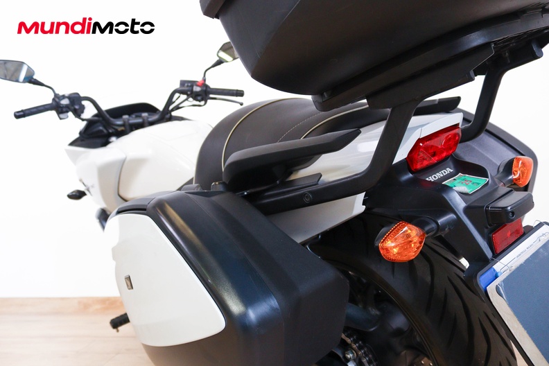 Motorbike image 9