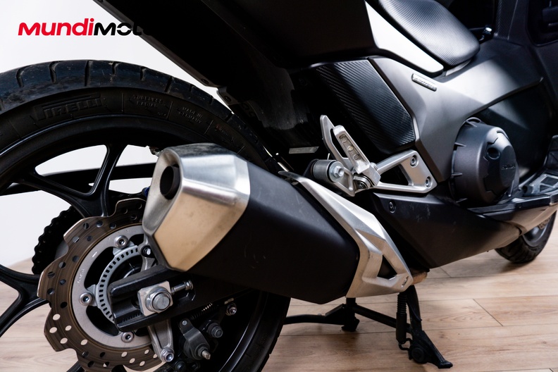 Motorbike image 3