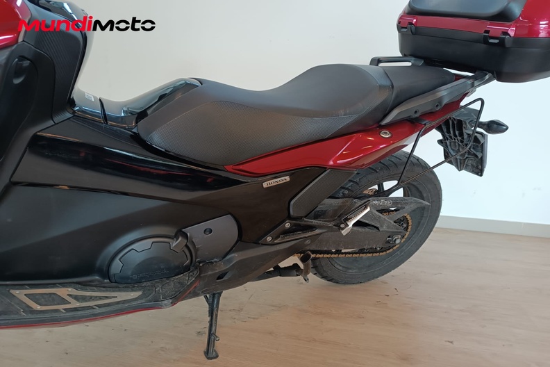 Motorbike image 9