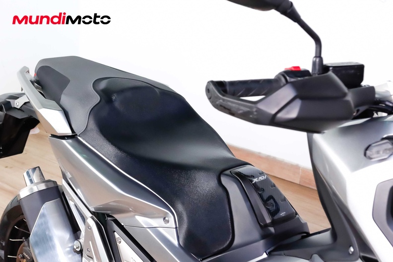 Motorbike image 13
