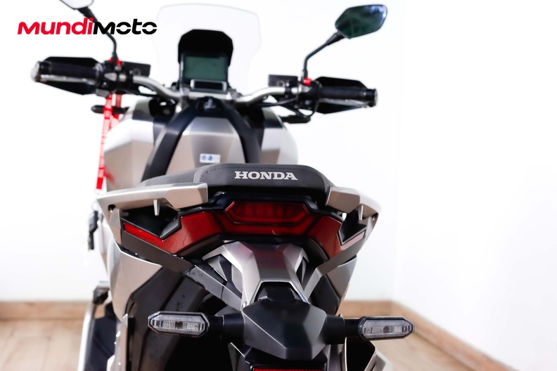 Motorbike image 9