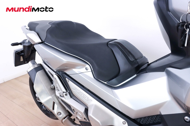 Motorbike image 13