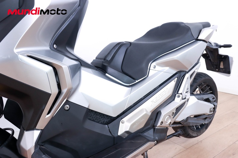 Motorbike image 8