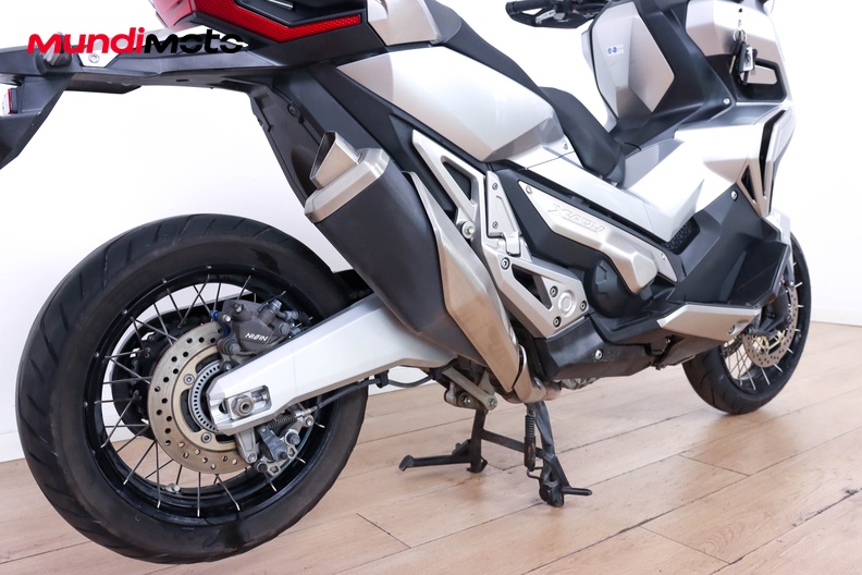 Motorbike image 3