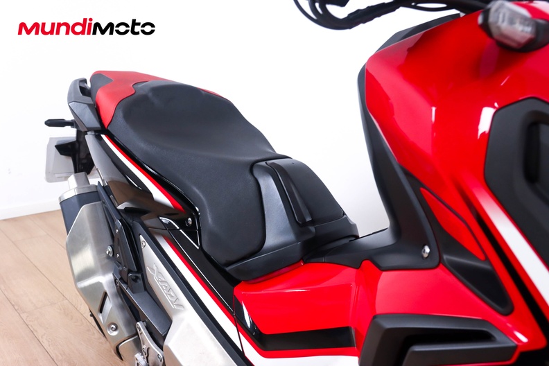 Motorbike image 12