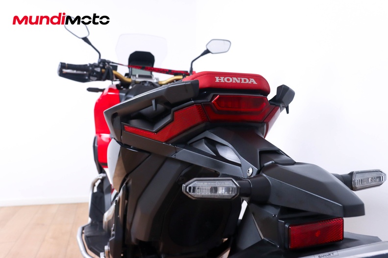 Motorbike image 9