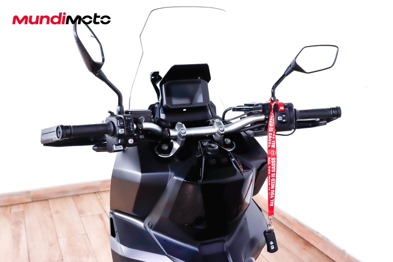 Motorbike image 10