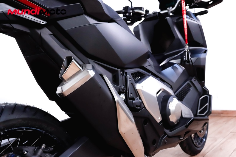 Motorbike image 3