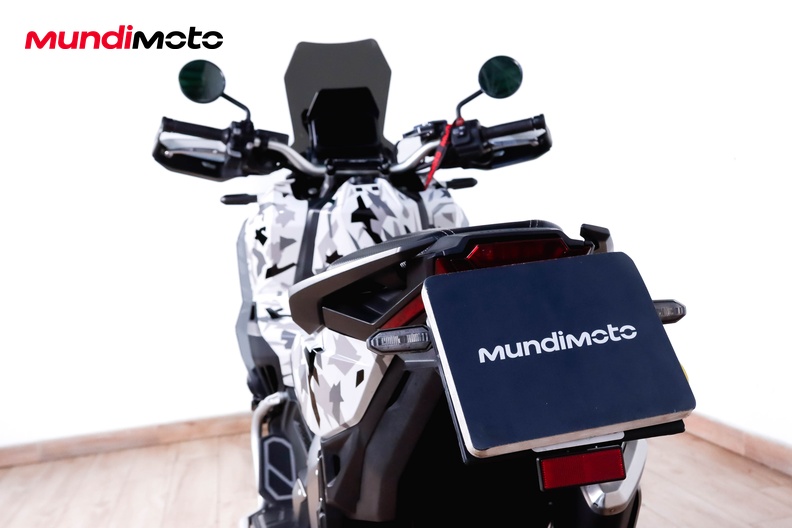 Motorbike image 9