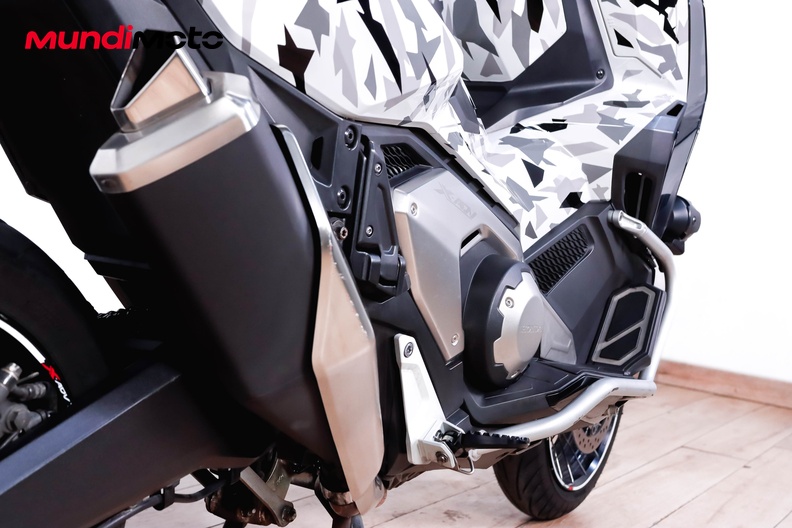 Motorbike image 3