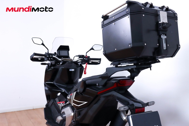 Motorbike image 9