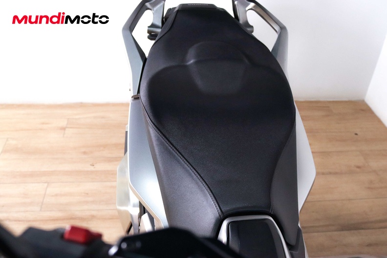 Motorbike image 13
