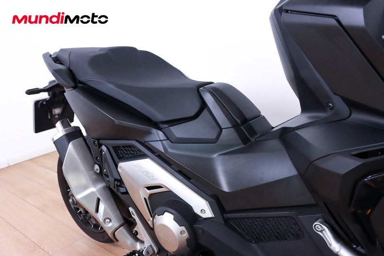 Motorbike image 13