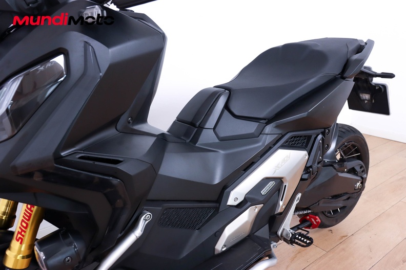 Motorbike image 8