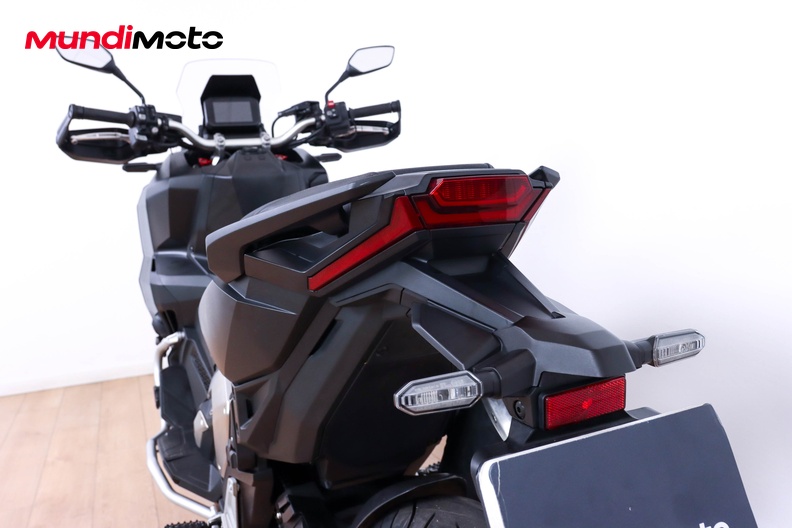 Motorbike image 9