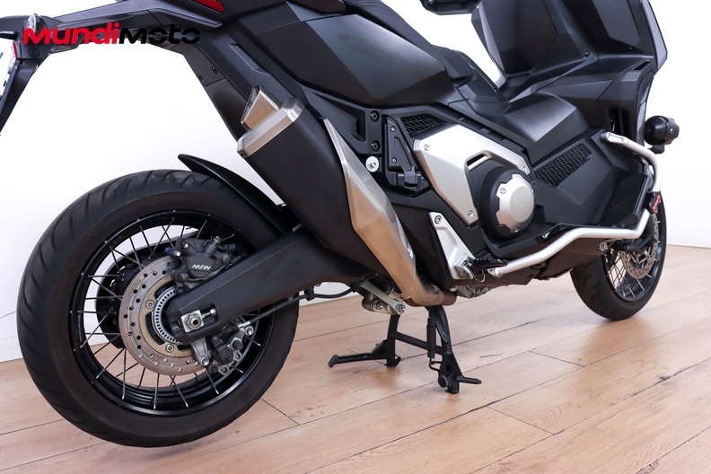Motorbike image 3