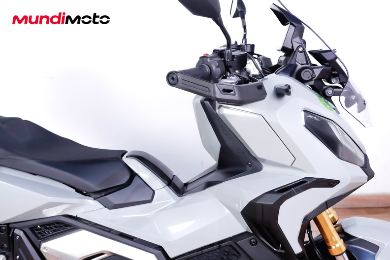 Motorbike image 13