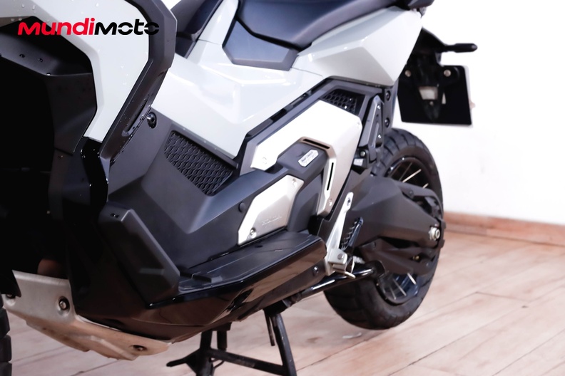 Motorbike image 8