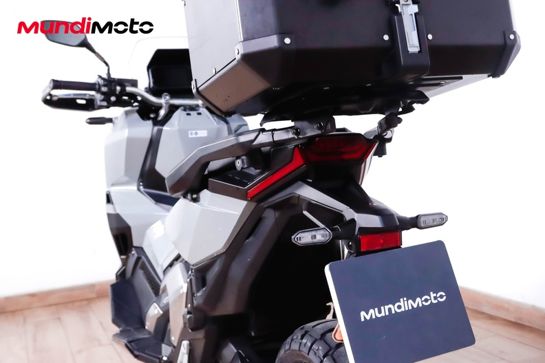 Motorbike image 9