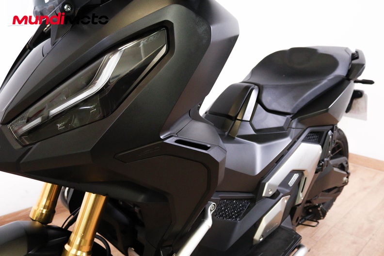 Motorbike image 8