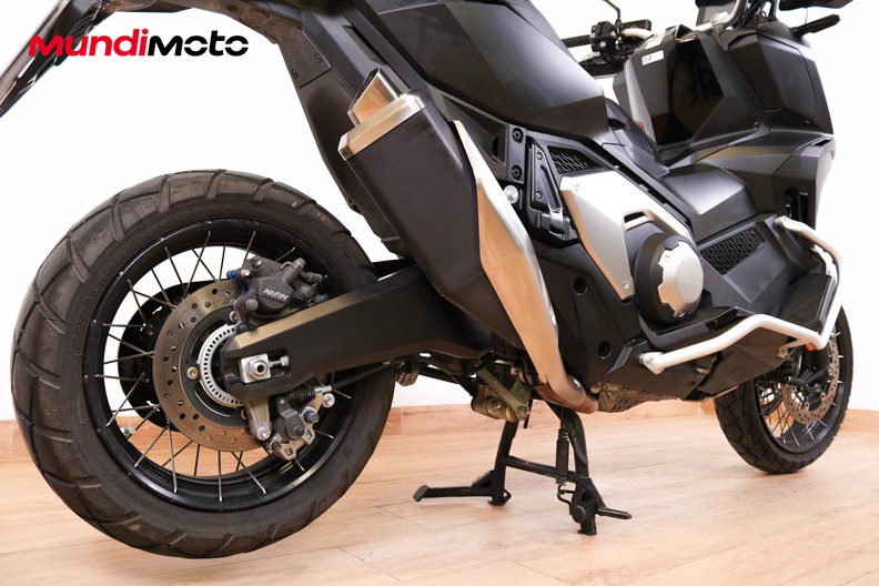 Motorbike image 3