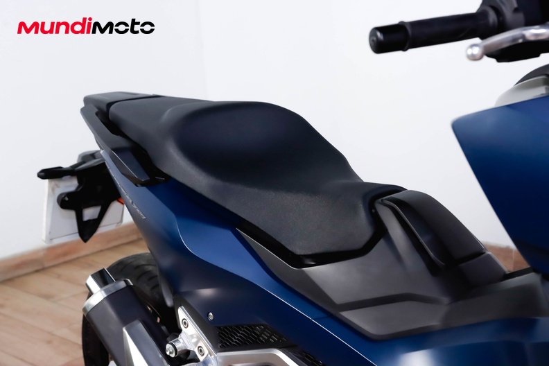 Motorbike image 13