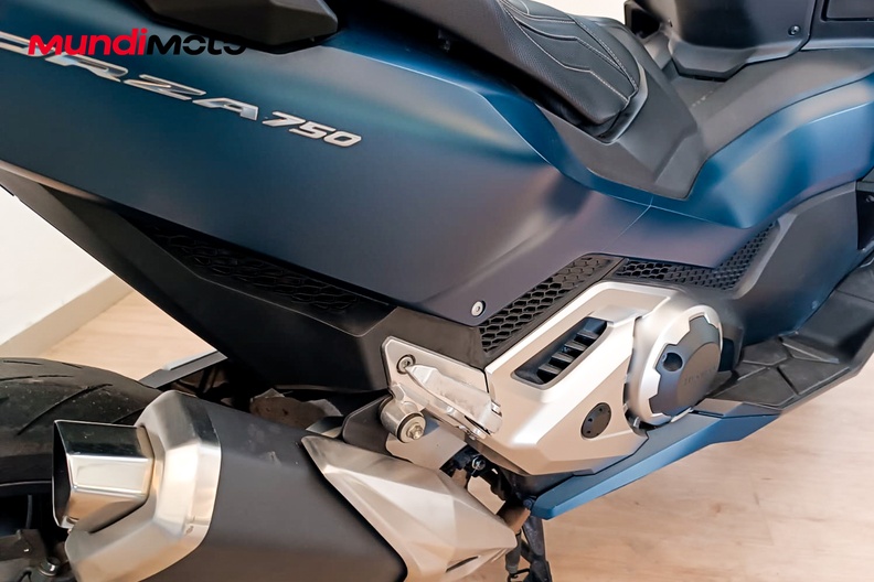 Motorbike image 3