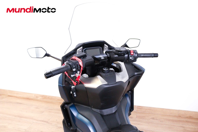 Motorbike image 10