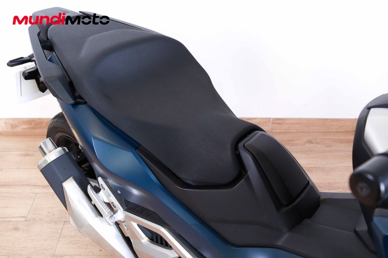 Motorbike image 13