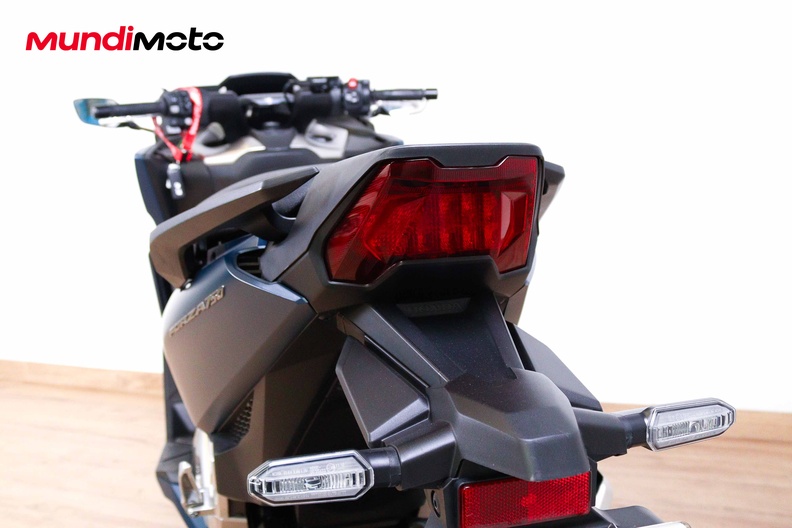 Motorbike image 9