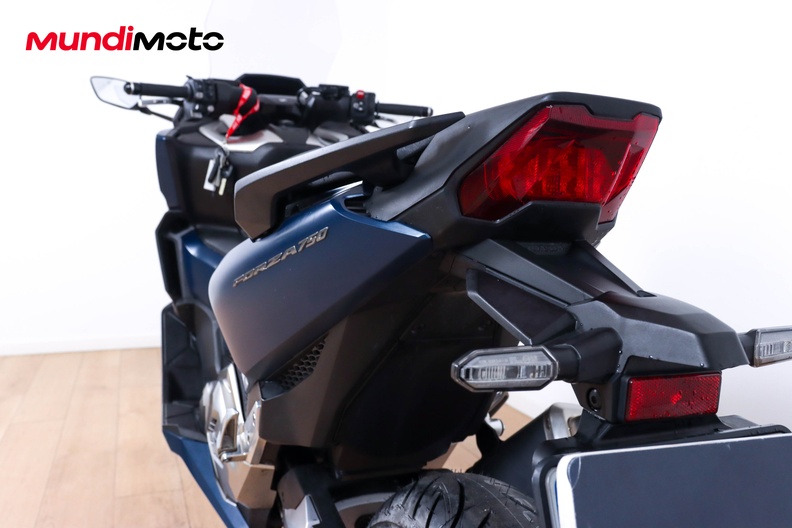 Motorbike image 9