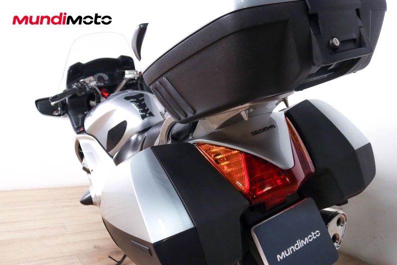 Motorbike image 9