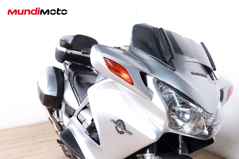 Motorbike image 4