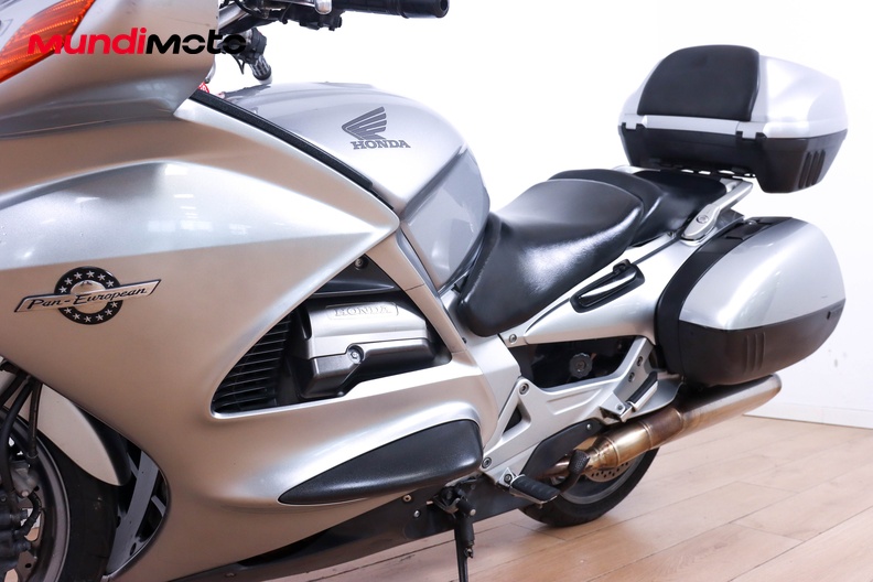 Motorbike image 8