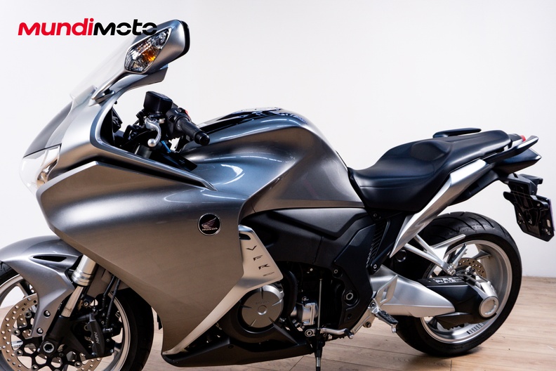 Motorbike image 6