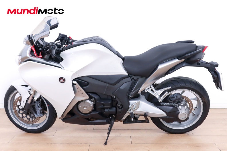 Motorbike image 5