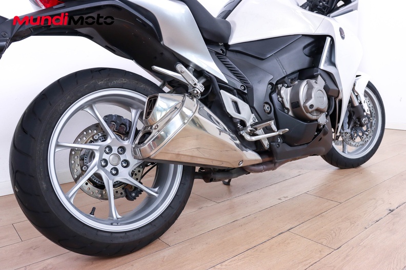 Motorbike image 3