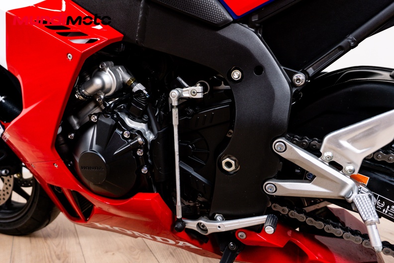 Motorbike image 12