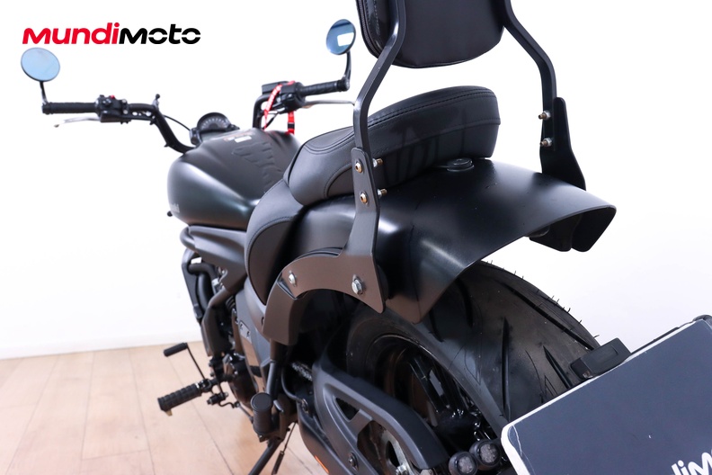 Motorbike image 9