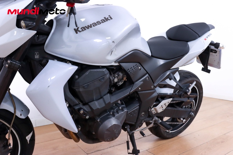 Motorbike image 8