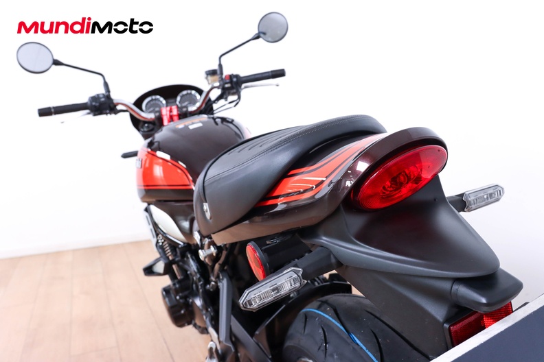 Motorbike image 9