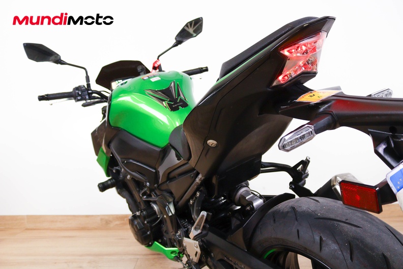 Motorbike image 9