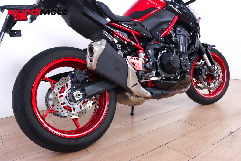 Motorbike image 3