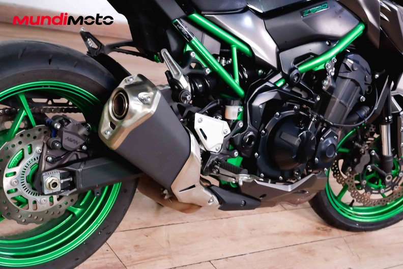 Motorbike image 3